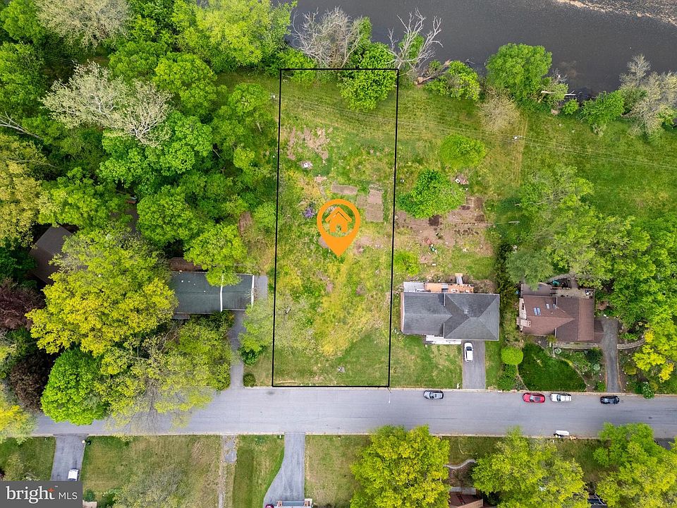 1st image of 305 Conestoga Blvd