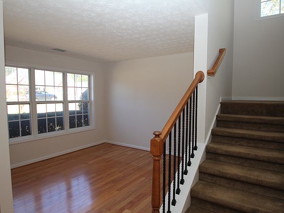 4th image of 515 Willowwind Dr #8