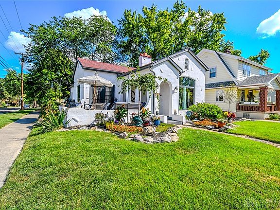 2nd image of 301 Orchard Dr