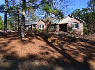 170 Surry Circle Dr N, Pinehurst, NC 28374