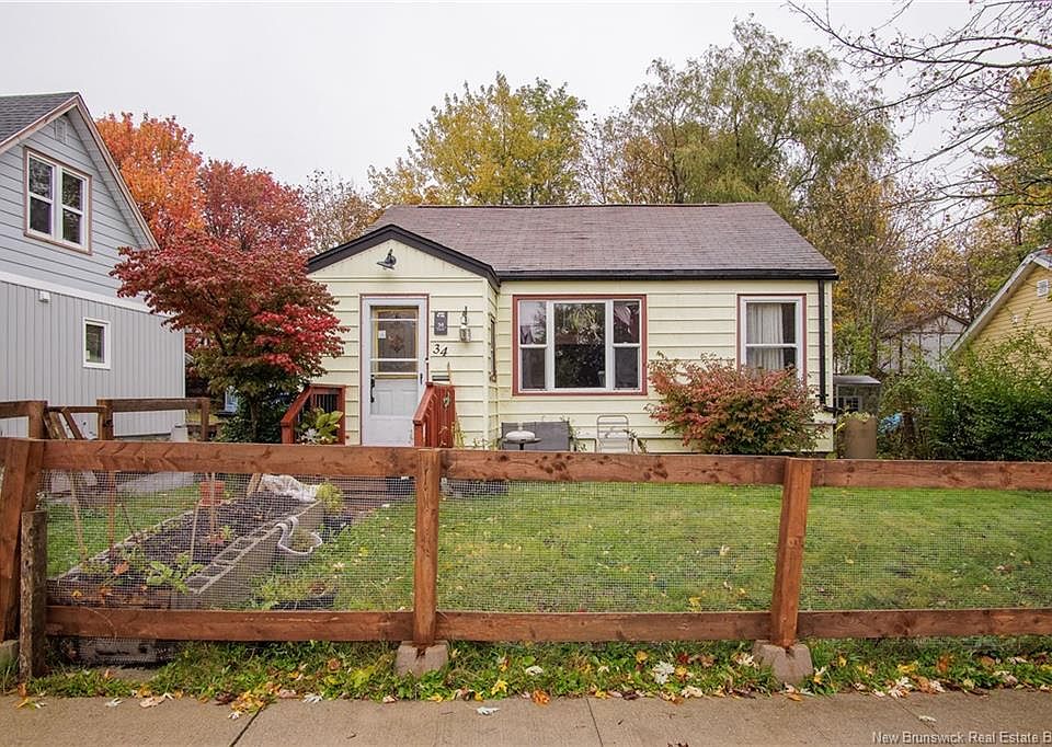 1st image of 34 Currie Ave