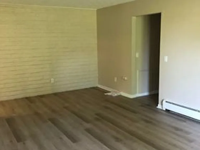 17 Stenwick Dr #E — Photo 8