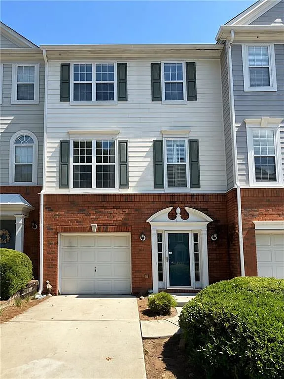 4 bed, 4.0 bath, 1902 sqft, $2,150 — Photo 2