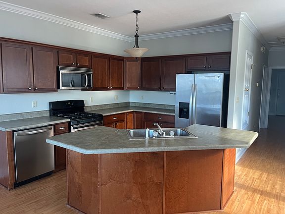 The home includes all kitchen appliances.
