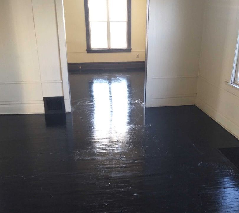 2nd image of 842 Lincoln Ave