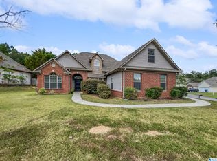 256 Camden Lake Dr, Calera, AL 35040