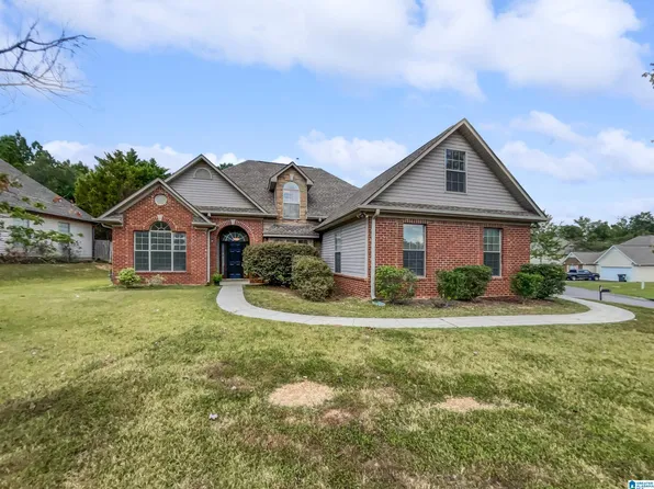 256 Camden Lake Dr, Calera, AL 35040