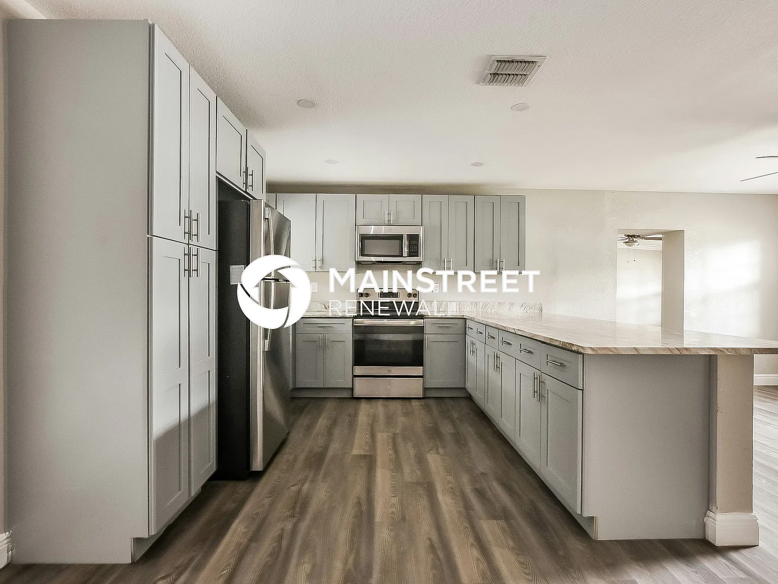 1230 Saint James Rd — Photo 4