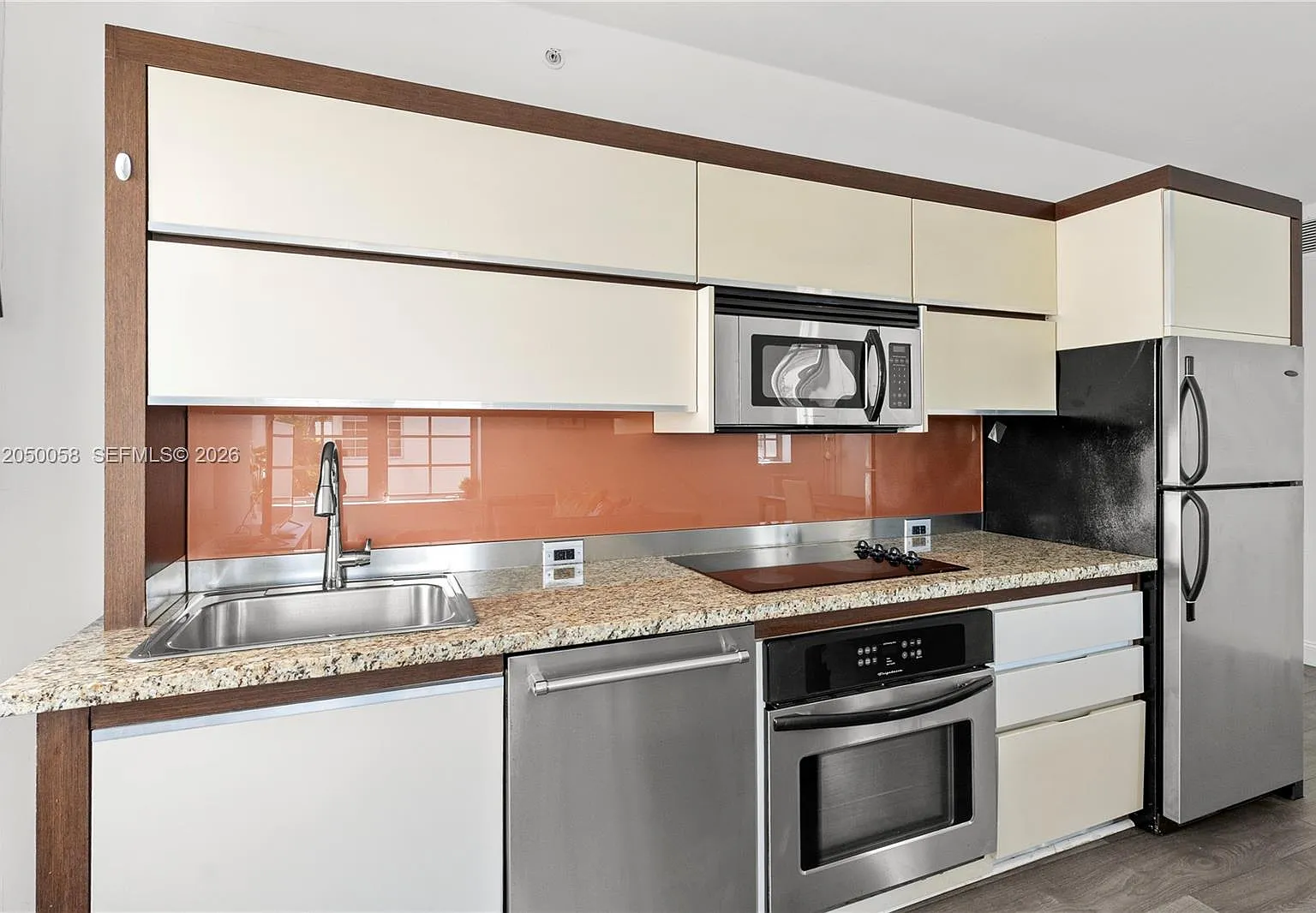 Artecity Governor Condo — Photo 4