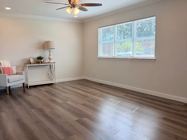 1233 Radmoor Dr — Photo 4
