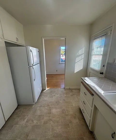 303 Lynn Dr — Photo 10