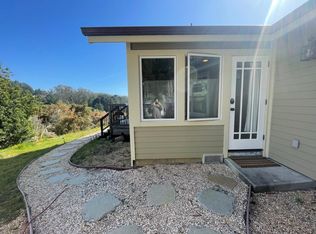 1085 Drake St #A, Montara, CA 94037