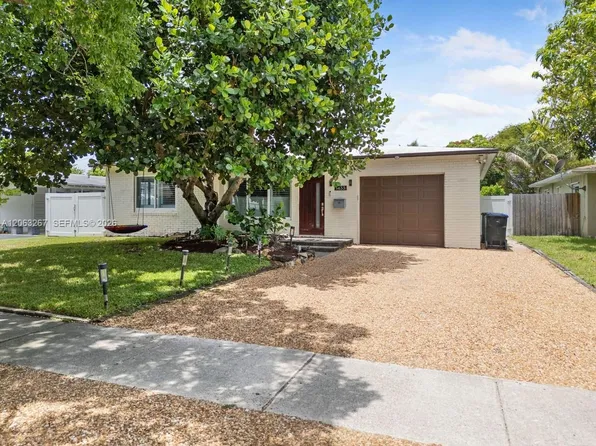 1433 NE 17th Way, Fort Lauderdale, FL 33304