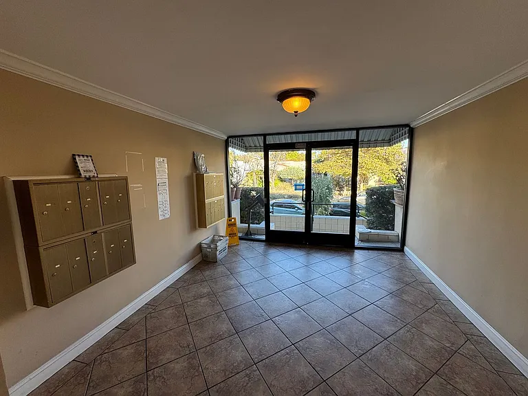 617 N Orange Dr — Photo 4