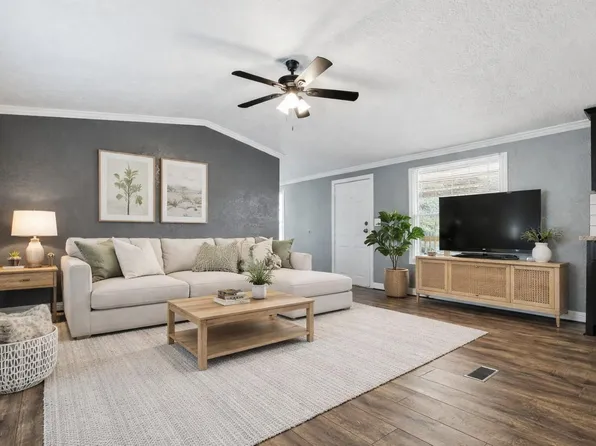 12560 Royal West Dr, Conroe, TX 77303