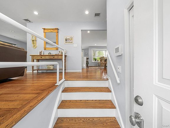 4th image of 1 Cortland Avenue