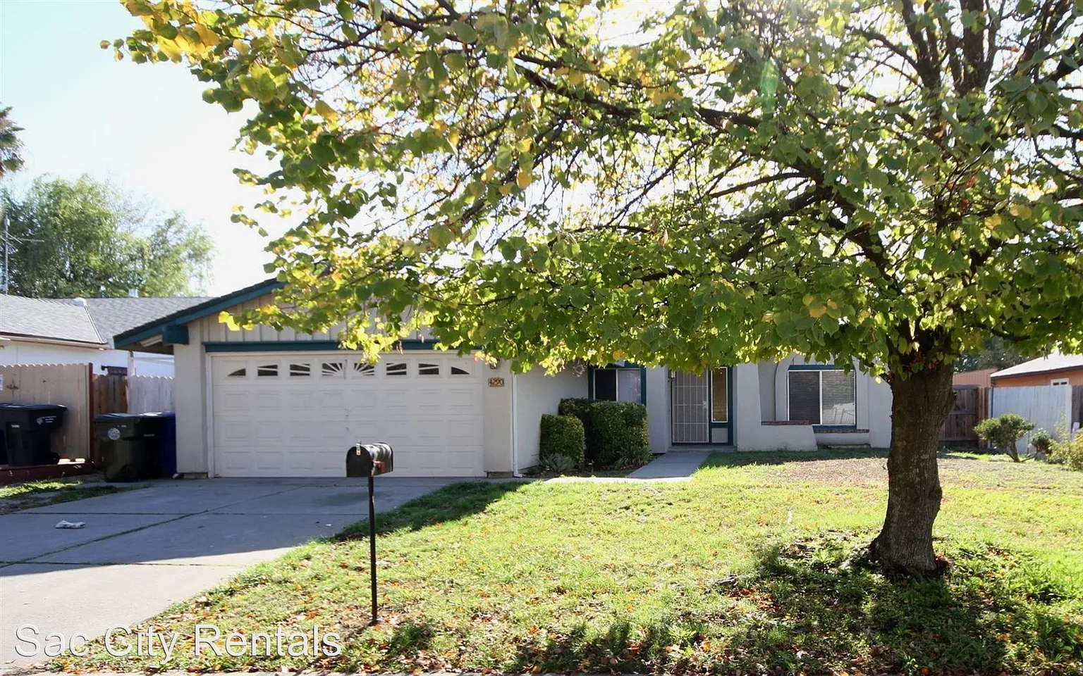 4290 Blackford Way photo 1