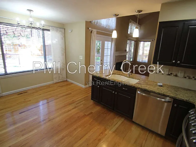 9800 Foxhill Cir — Photo 6