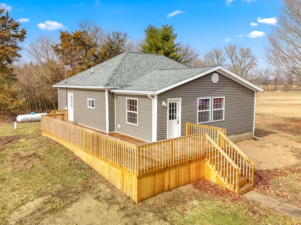 10191 Wood Rd, North Adams, MI 49262