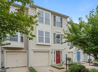9074 Falcon Glen Ct, Bristow, VA 20136