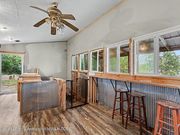 5th image of 11837 Beech Rd