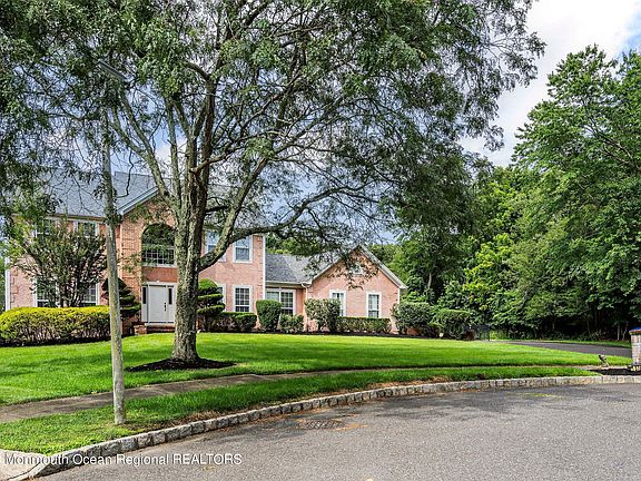 5th image of 1576 Greenleaf Court