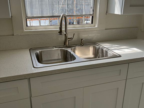 4th image of 3828 S Grand Ave APT 102