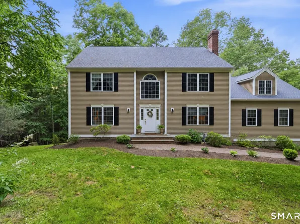 29 Narragansett Trail, Newtown, CT 06482