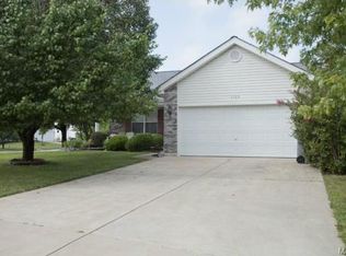 1105 Ashford Place Dr, O'Fallon, MO 63366