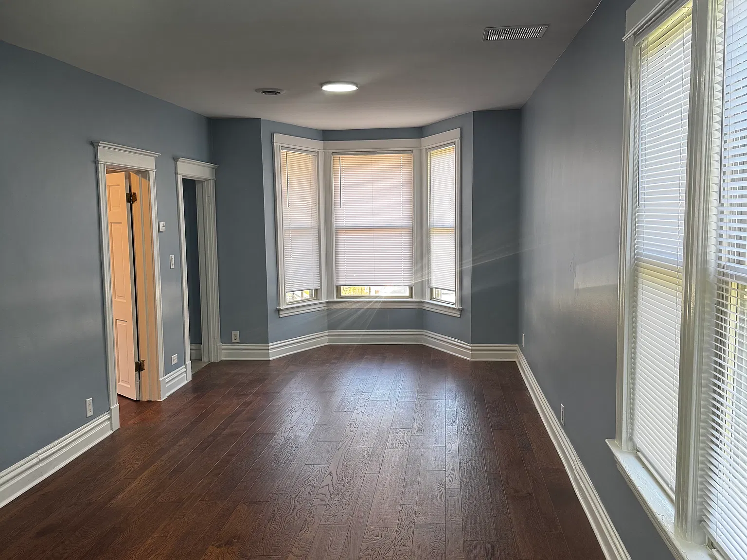 2 bed, 1050 sqft, $1,750 — Photo 4