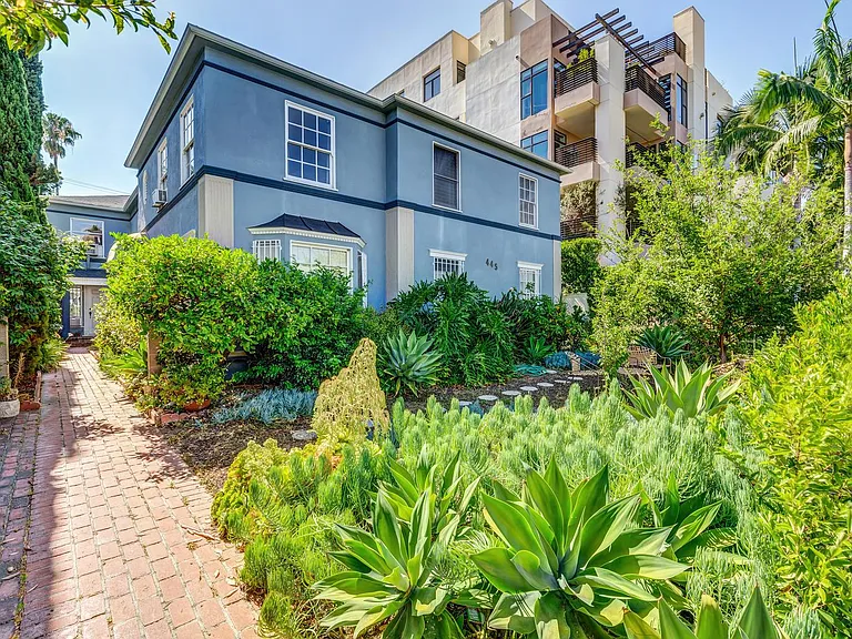 445 N Doheny Dr #F — Photo 1