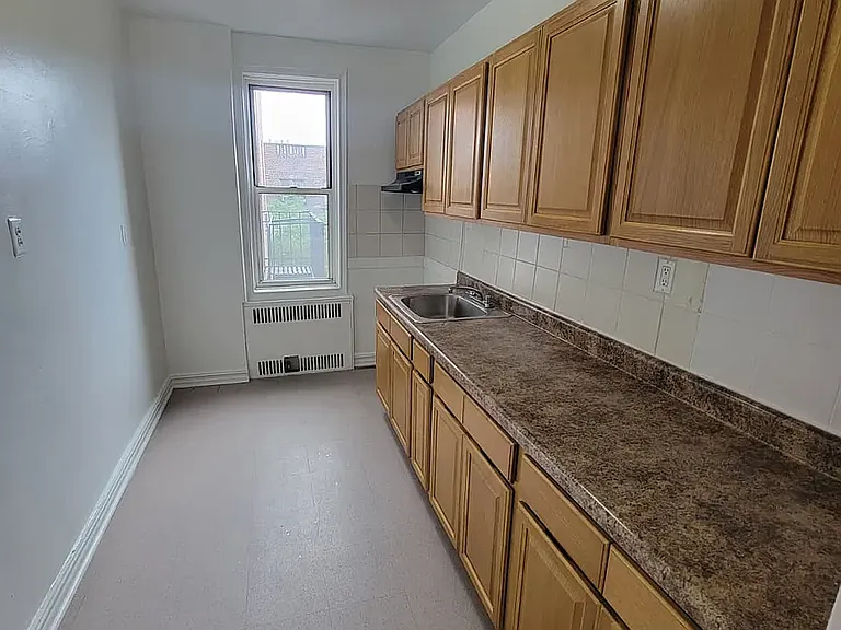 43-30 48th St #F10 — Photo 3