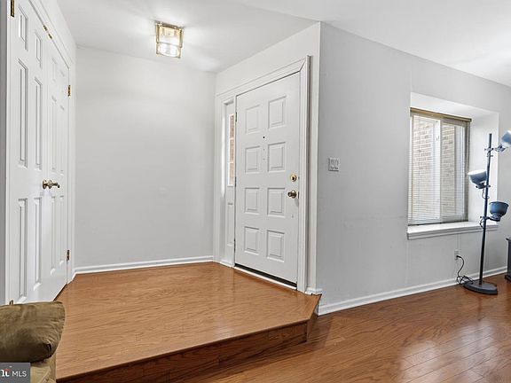 5th image of 17 Farmington Pl