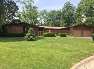 8007 Park Ridge Ct, Columbus, OH 43235