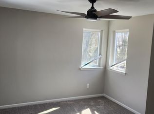 516 Woodruff Lake Rd, Highland, MI 48357