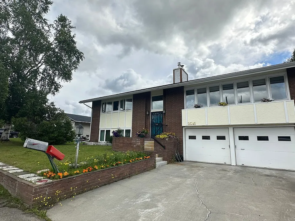 2591 Riverview Dr