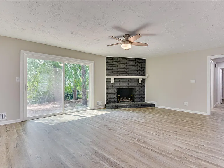 3339 Sugar Mill Rd — Photo 4