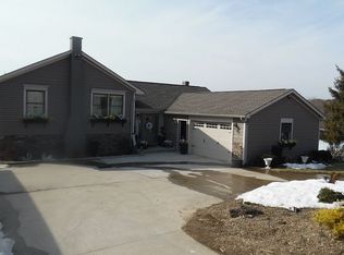 619 Sunset Lake Rd, Rockton, PA 15856