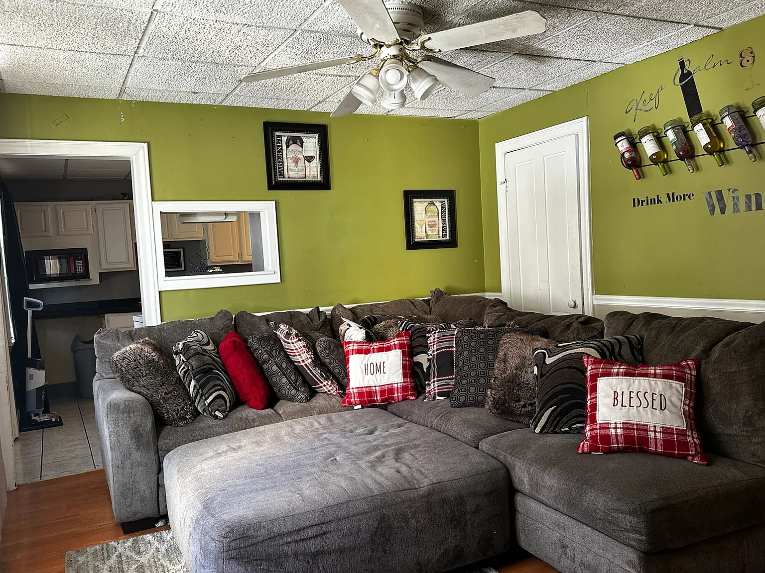 4 bed, 2.5 bath, 1400 sqft, $2,700 — Photo 2