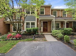 3 Windsor Cir, Chesterbrook, PA 19087
