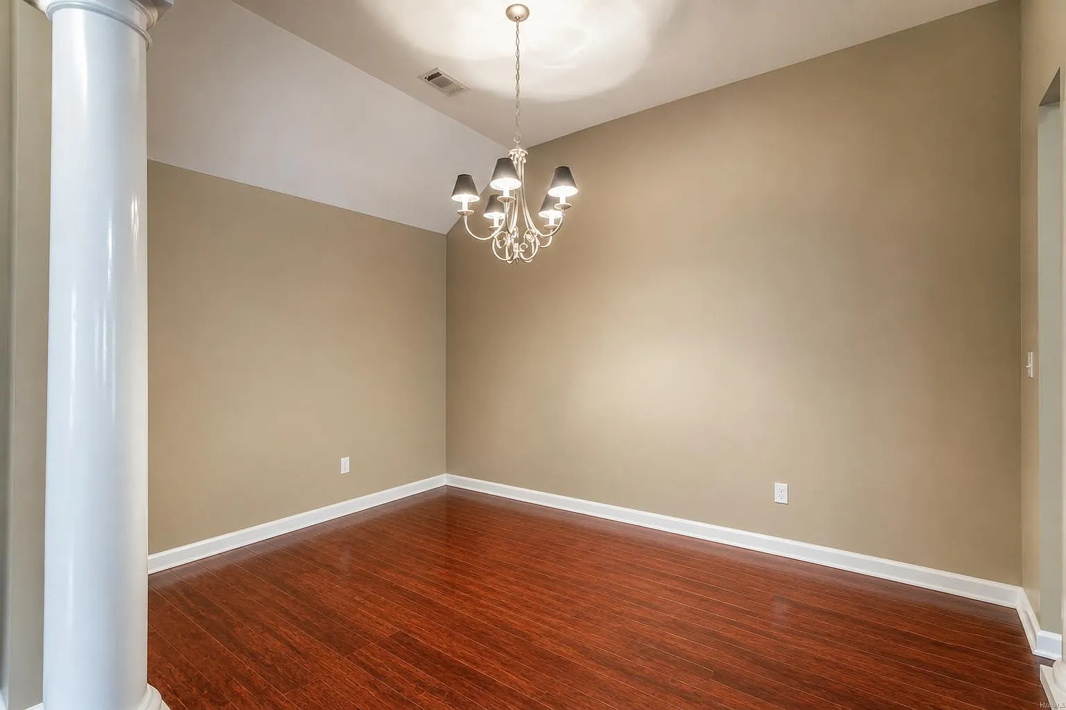 3712 Claiborne Cir — Photo 3
