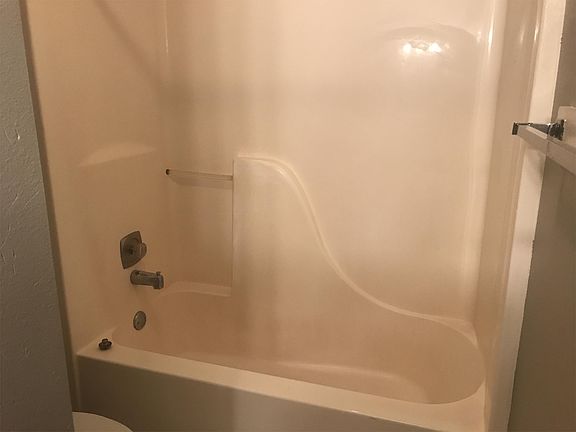4th image of 911 E Lincoln Ave APT 33