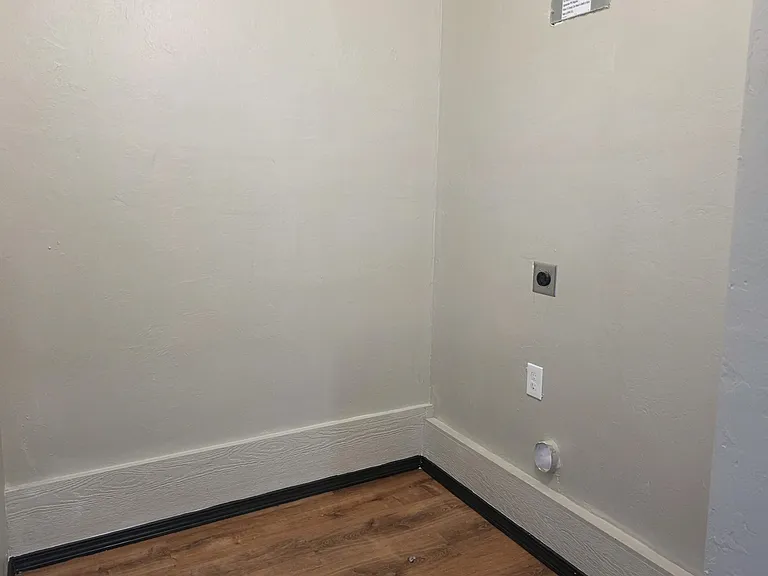 641 Redstone Ave — Photo 26