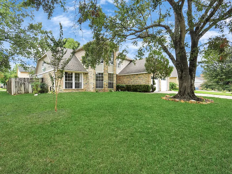 14810 Cypress Ridge Dr — Photo 3