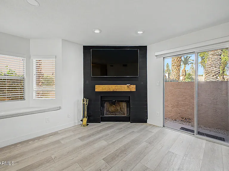 11145 N 109th St — Photo 13