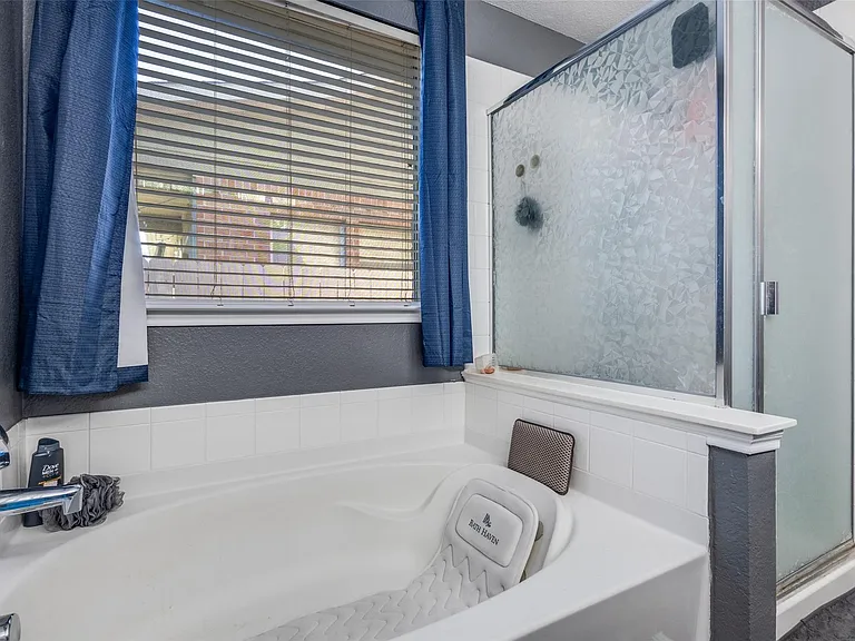417 Niagara Falls Dr — Photo 16