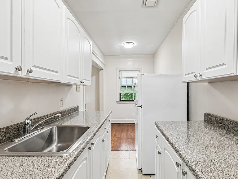 124 Argyle Rd #C6 — Photo 31