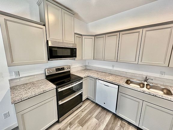 4th image of 1913 S Rainier Pl #130
