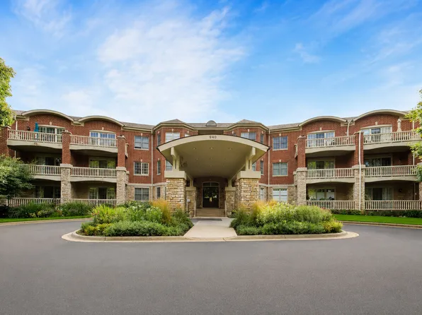 940 Augusta Way APT 105, Highland Park, IL 60035