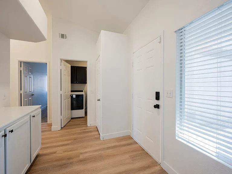 802 Airy Hill St — Photo 7